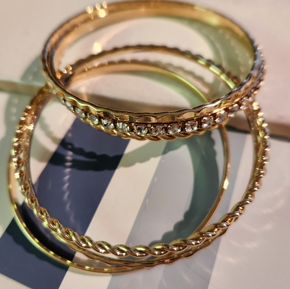 Gold tone set of bangle bracelets - Picture 5 of 5